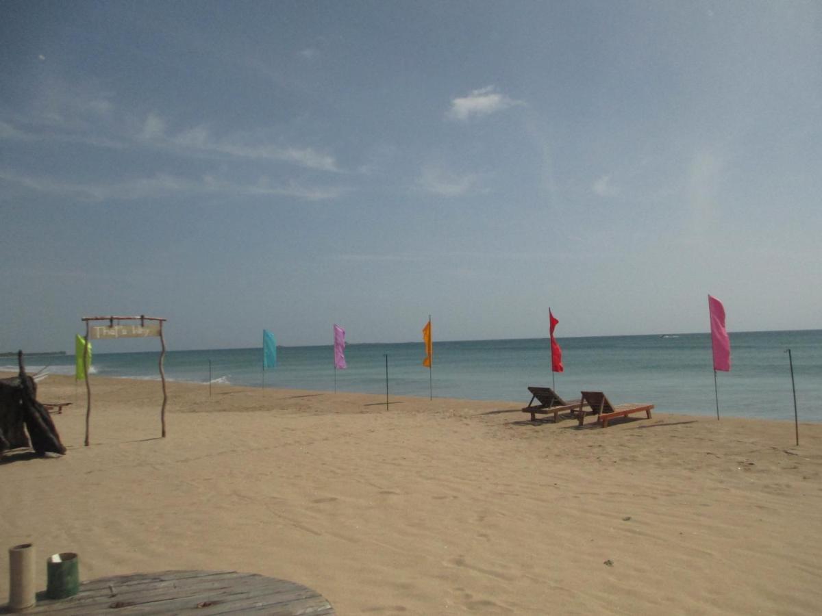 Uppuveli Beach House Trincomalee Esterno foto